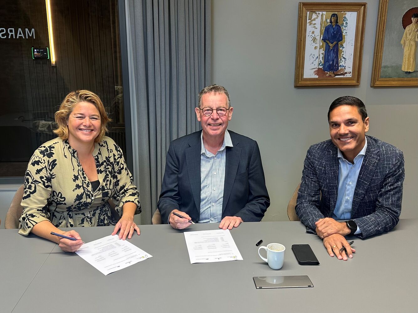 Tanja Kruijer Directeur GGD Noord-Holland Noord, Wethouder Peter de Vrij, en Stefan van Schaik directeur-bestuurder Woningstichting Den Helder.